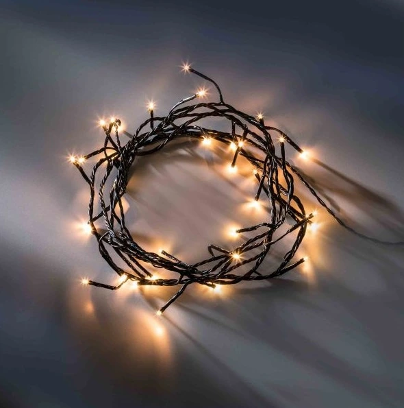 9-meter string of lights with plug